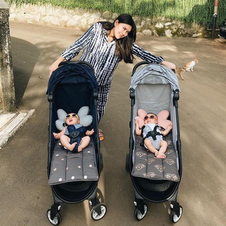 <p>Sehat selalu ya, Zayn dan Zunaira. Tetap ceria meskipun #dirumahaja. (Foto: Instagram @syahnazs)</p>