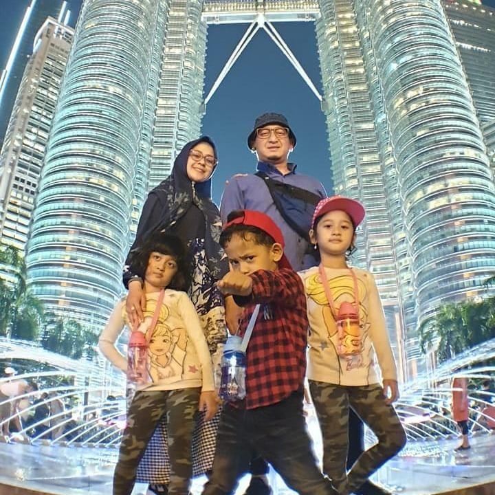 <p>Keduanya diketahui resmi rujuk setelah mengunggah foto bersama. (Foto: Instagram @chintatanjung)</p>