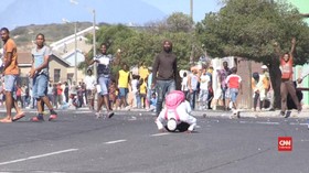 VIDEO: Warga Afrika Selatan Rusuh selama Lockdown