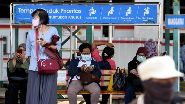 Kementerian Perhubungan belum berencana untuk mengetatkan protokol kesehatan (prokes) untuk perjalanan di tengah peningkatan kasus covid-19.
