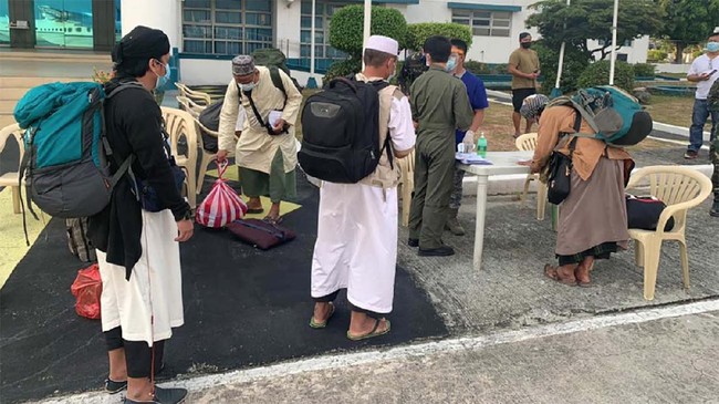 Penjemputan WNI jemaah tablig dari Basilan ke Manila.