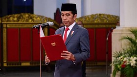 Jokowi Teken Perpres Penyederhanaan Izin Impor
