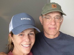Pamer Paspor, Tom Hanks dan Rita Wilson Kini Resmi Jadi Warga Negara Yunani
