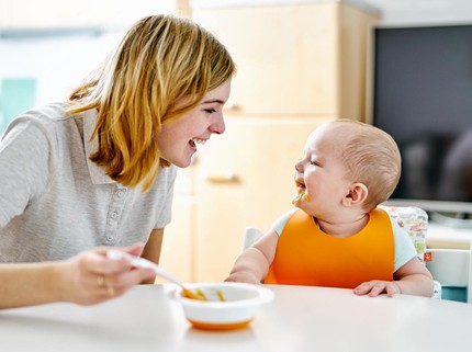 5 Tips Sukses Berikan MPASI Pertama pada Bayi