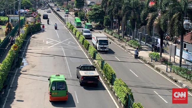 Suasana Stasiun Bogor saat PSBB hari pertama. (CNN Indonesia/Yoko Sari)