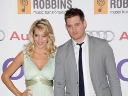 Klarifikasi Istri Soal Dugaan Perlakuan Kasar Michael Buble