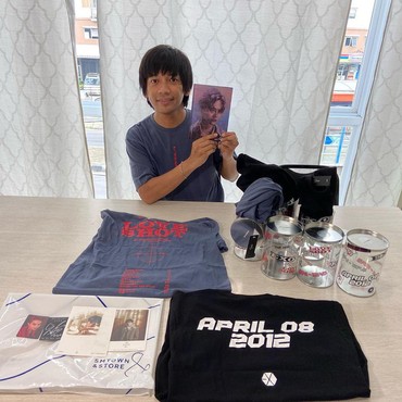 Bikin Iri, Rian D'Masiv Dapat Kiriman Merchandise EXO