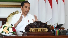 Jokowi Minta Menteri Mitigasi Dampak Corona ke Sektor Riil