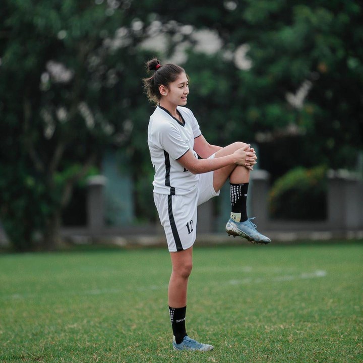 <p>Sejak usia 7 tahun, Zahra sudah dikenalkan dengan sepak bola oleh sang ayah. (Foto: Instagram @zahmuz12)</p>
