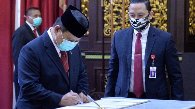Prabowo Subianto Lantik Rektor Unhan