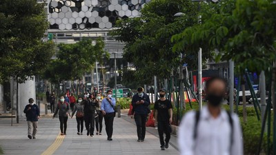 img-title Harga BBM Naik, Gaji Karyawan Kapan Naik?