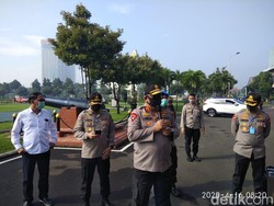 Polisi Matangkan Konsep Physical Distancing di Pandegiling hingga Surabaya Utara