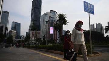 Pemerintah meluncurkan program Jaminan Kehilangan Pekerjaan (JKP) mulai besok, Selasa (22/2). JKP digadang-gadang menggantikan JHT.