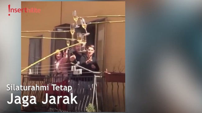 Cara Unik Warga Italia Berkumpul Selama Social Distancing