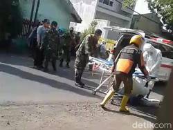 Pria Ini Pingsan Lalu Dievakuasi Petugas Ber-APD, Ternyata Epilepsi