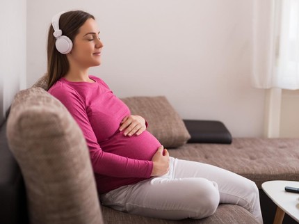 3 Manfaat Musik Klasik untuk Ibu Hamil, Bunda Perlu Tahu