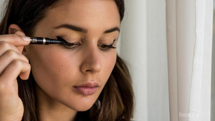 Panduan Pemula: Cara Menggunakan Eyeliner Spidol untuk Makeup Natural dan Bold