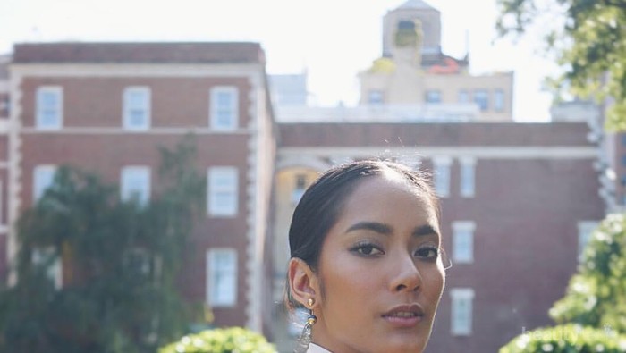 Kunci Wajah Lebih Menawan, 6 Tips Makeup Kulit Sawo Matang ala Tara Basro