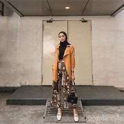 5 Model Outer untuk Tampil Kece ala Hijabers Liza Rosalita