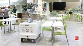 VIDEO: Mengintip Uji Coba Robot Disinfektan Milik Singapura