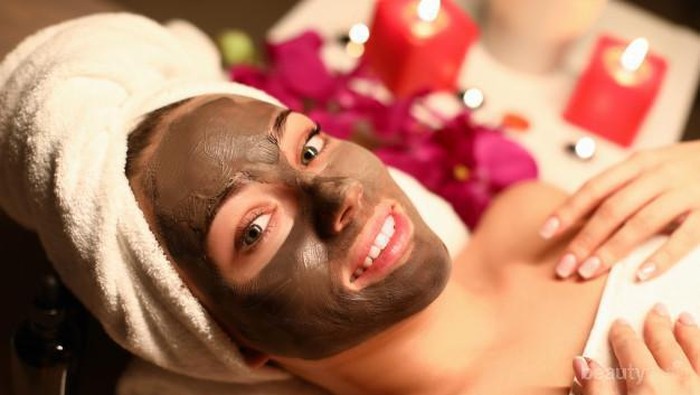 Lawan Penuaan Dini dari Sekarang dengan Resep Masker Cokelat Ini!