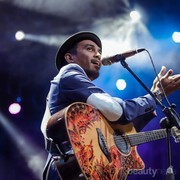 Menyayat Hati, Ini Lagu Paling Populer Glenn Fredly yang Akan Dikenang Sepanjang Masa