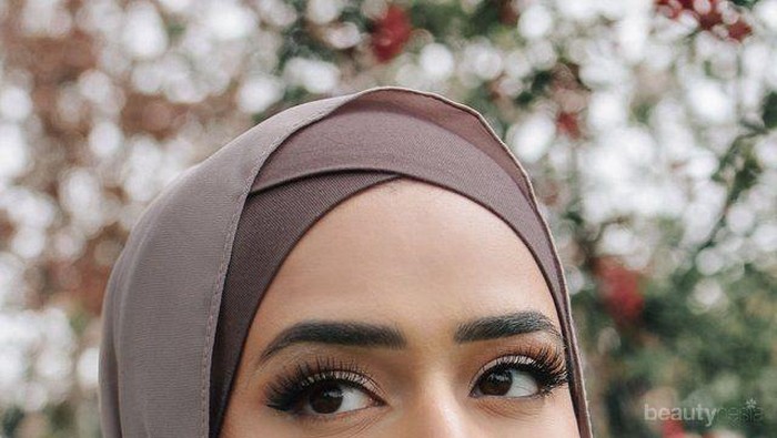 Ingin Menyimpan Hijab Tapi Takut Kusut? Ikuti Tips yang Bisa Kamu Coba