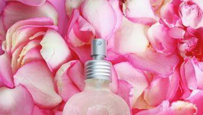 Bosan #DirumahAja? Coba Buat 4 Resep Face Mist untuk Kulit Wajah Cerah Alami, Yuk!