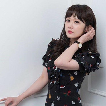 Jang Nara Pose Bareng 3 Cowok Ganteng di Poster 'Oh My Baby'