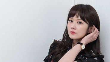 Jang Nara Pose Bareng 3 Cowok Ganteng di Poster 'Oh My Baby'