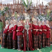 Inspirasi Kombinasi Warna Merah Maroon untuk Style Kondangan Hijab