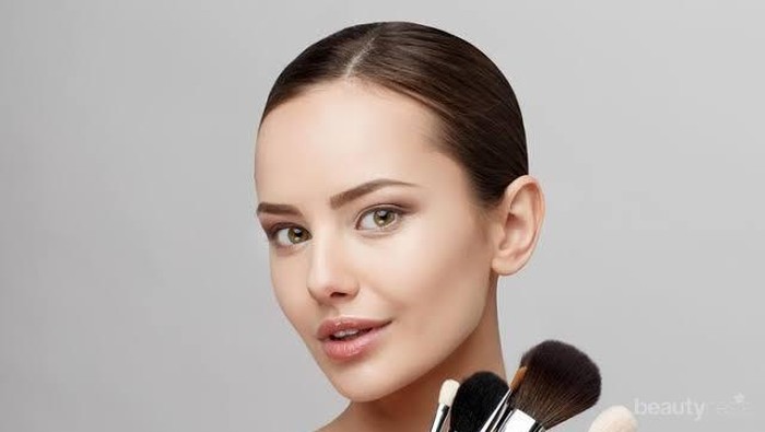 Isi Waktu #Dirumahaja dengan Cobain Tutorial Makeup Kondangan yang Simpel