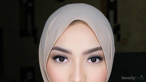 Berbagai Gaya Hijab Segi Empat Hits ala Citra Kirana