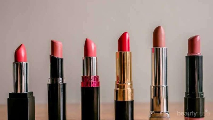 Jarang Dipakai, Ini Tanda Lipstikmu Sudah Expired