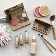 Mau Beralih ke Makeup Organik, 4 Manfaat Ini yang Akan Kamu Rasakan