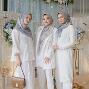 Dear Hijabers, Padu Padan Busana Warna Putih Ini Gak Membosankan dan Elegan!