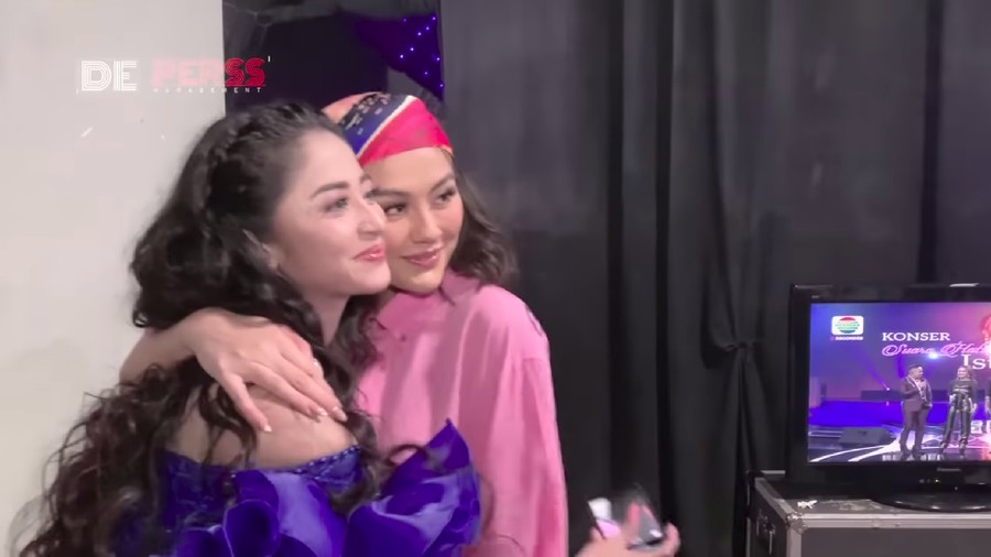 dewi perssik