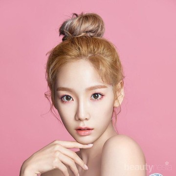 Ingin Hasil Makeup Glowing dan Dewy Bak Selebriti Korea? Lakukan 4 Langkah Mudah Ini!