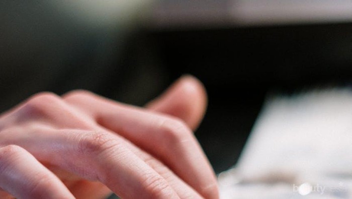 Rekomendasi 7 Produk Perawatan Kuku Untuk Kuku Tipis dan Mudah Patah