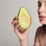 Manfaat dan Cara Penggunaan Alpukat untuk Rambut Kering