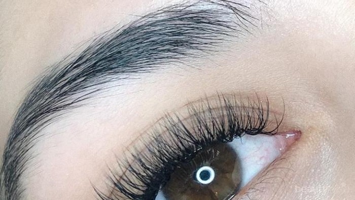 Apa Bedanya Lash Lift dan Sulam Bulu Mata?
