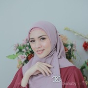 Simpel Tapi Mewah, 5 Ide Dress Hijab untuk Kondangan ala Donita