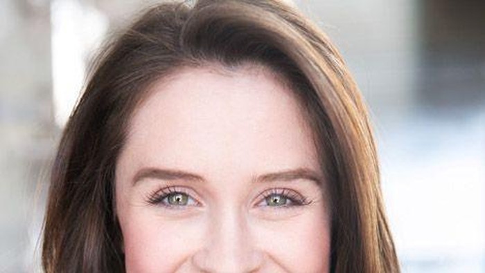 Ingin Bibir Lembap Alami? Coba Atasi dengan 4 Bahan Rumahan Ini