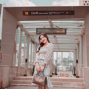 Chic & Feminin, 8 Inspirasi Gaya Fashion Korea ala Influencer Michimomo