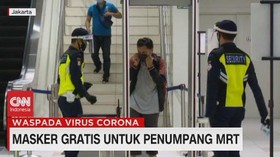 VIDEO: Masker Gratis Untuk Penumpang MRT
