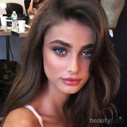 Kantong Mata Membandel? Coba Buat 4 Masker Alami Ini, Yuk!