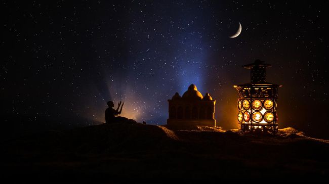 Malam lailatul qadar adalah malam yang lebih baik seribu bulan. Berikut sejumlah keutamaan malam lailatul qadar dan dalilnya.