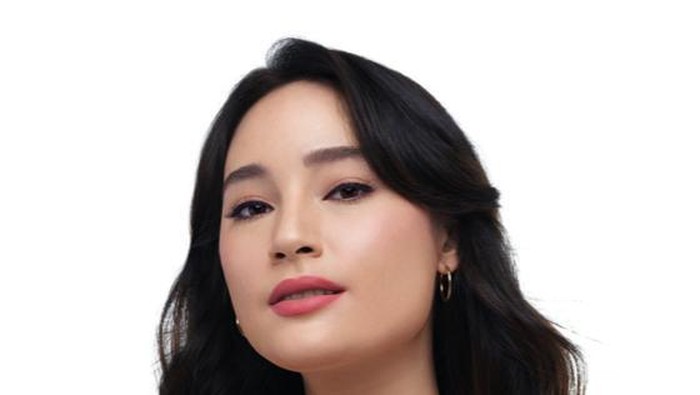 Tampil Glowing dengan Satu Produk, Makeup Jadi Super Simple!