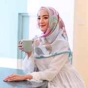 Simpel dan Tetap Kece! Ini 5 Gaya Hijab Erica Putri, Kakak Citra Kirana