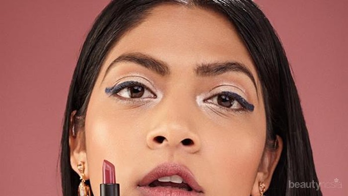 Punya Bibir Hitam Ini Deretan Warna Lipstik yang Membuat Punya Bibir Hitam Ini Deretan Warna Lipstik yang Membuat